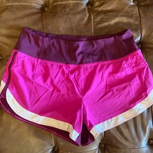 Athleta Run with It short- size M